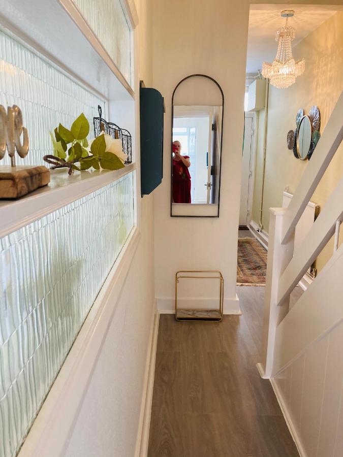 Beautiful Victorian Terraced House Βίλα Ήστμπορν Εξωτερικό φωτογραφία